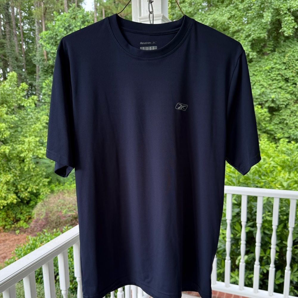 Reebok Blue Short Sleeve Tee Classic Fit. Size L